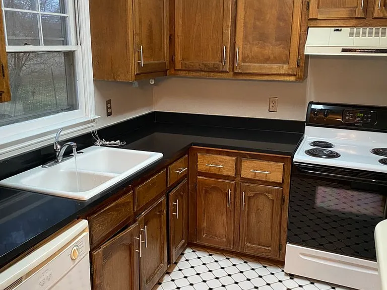 250 Cleveland Rd #211 — Photo 6