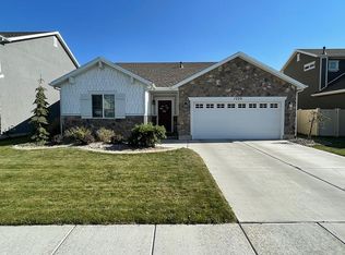 1229 W Silver Hollow Rd, Syracuse, UT 84075