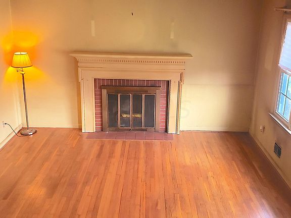 3rd image of 7732 Eastwood St