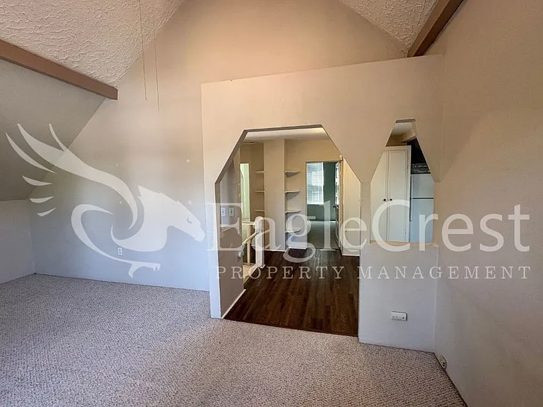 613 Locust St — Photo 30