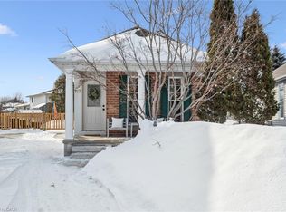 707 Jacob Ln, Waterloo, ON N2V 2A7