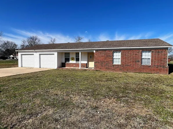 936 E Margaret St, Piggott, AR 72454