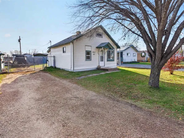 5017 45th Ave, Calmar, AB T0C 0V0
