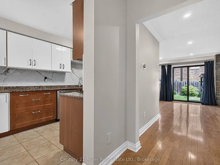 1162 Avondale Dr — Photo 6