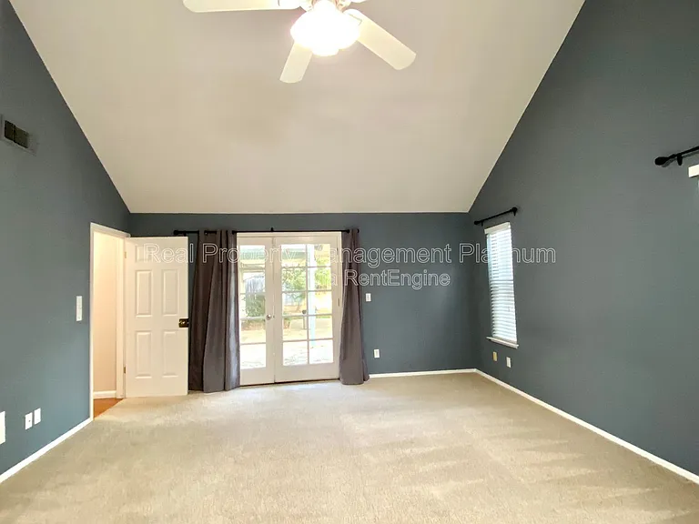 672 W Ellery Ave — Photo 7