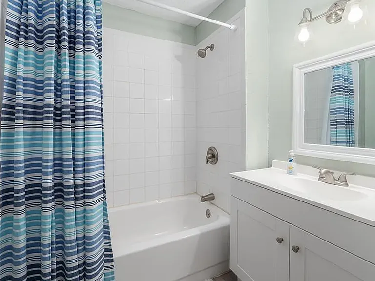 240 SW 3rd St #B — Photo 21