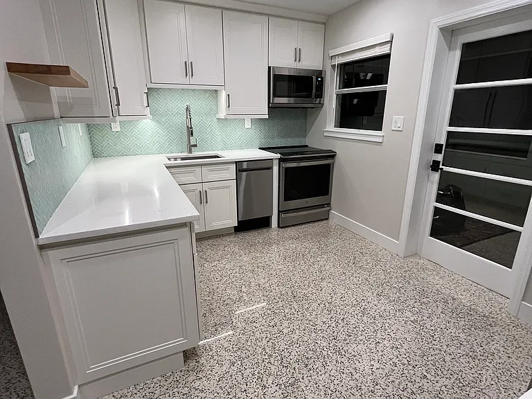5919 Hollywood Blvd #B — Photo 16