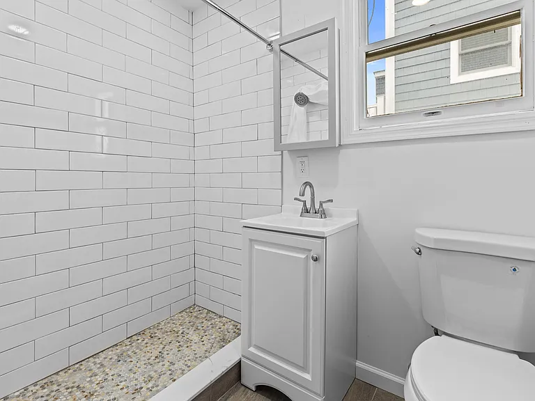 43 Virginia Ave — Photo 18