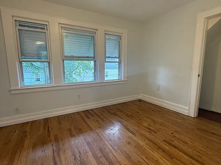 282 Schley St #3L — Photo 3