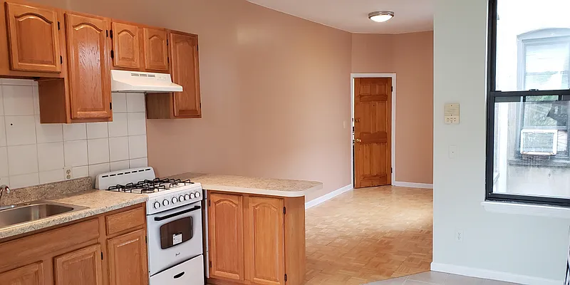 Rented by MCR Realty | media 15