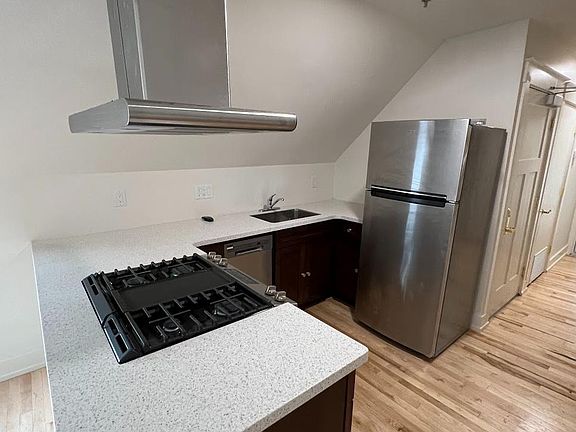2nd image of 2099 Vermont St Unit 5
