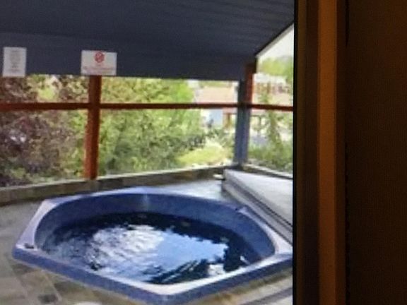One of four hot tub_s