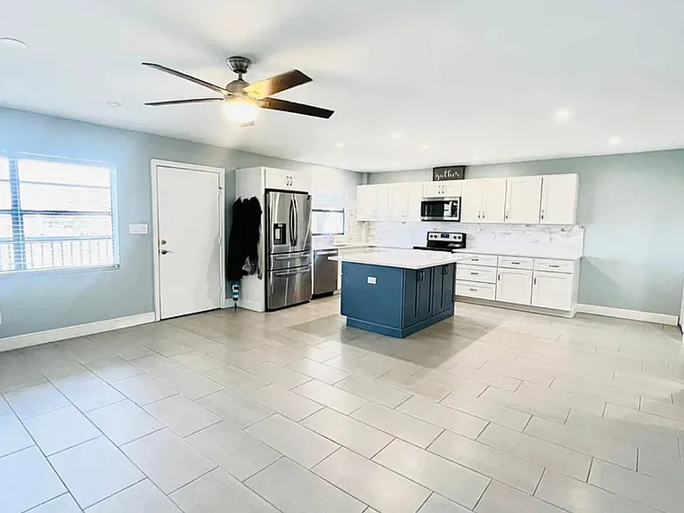 12500 Capri Cir N #203 — Photo 3