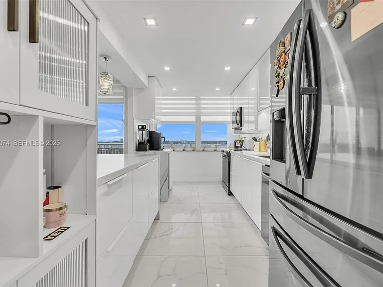 18071 Biscayne Blvd #901 — Photo 16
