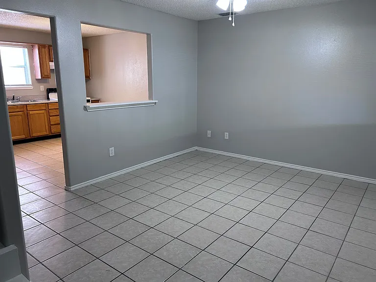 Las Violetas Apartments — Photo 40