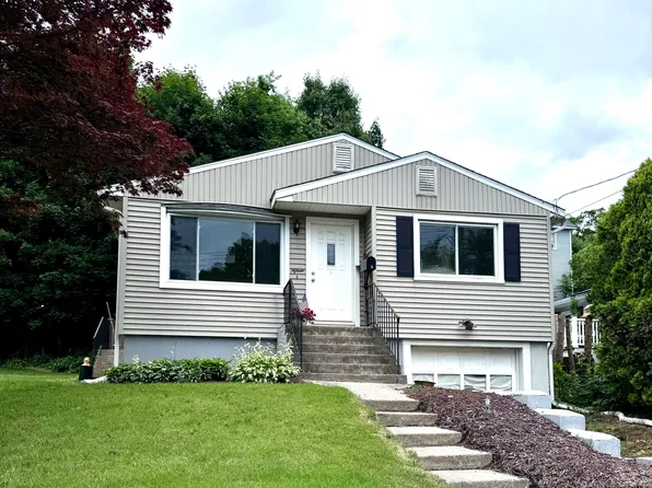 15 elaine Drive, Ansonia, CT 06401