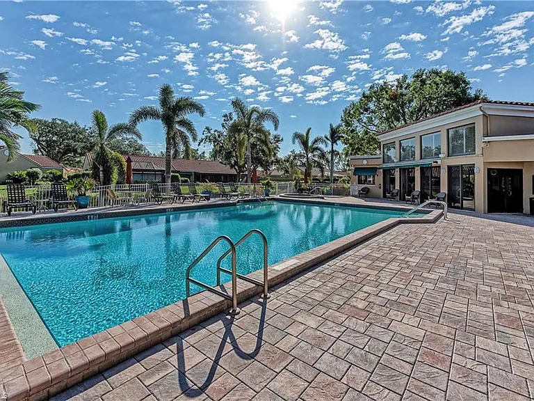 522 Beachwalk Cir — Photo 32