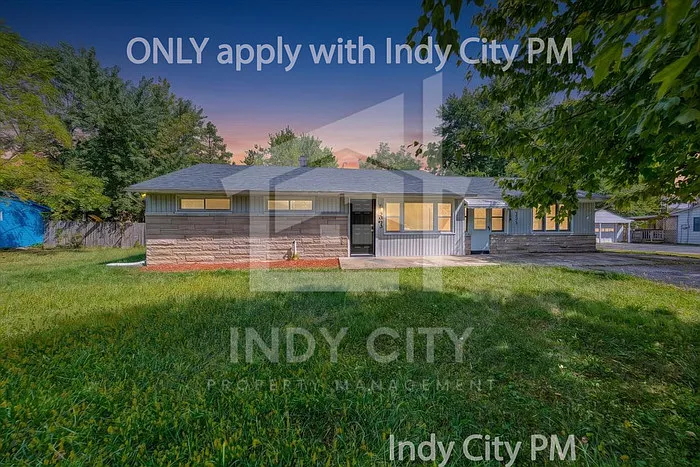 4 bed, 2.0 bath, 900 sqft, $1,500 — Photo 1
