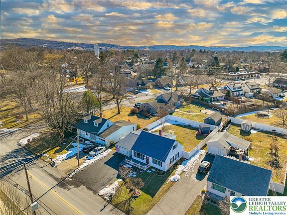 4th image of 1243 Mine Lane Rd