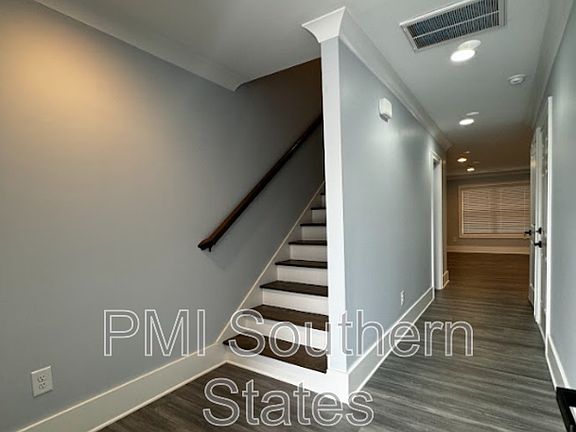 4th image of 103 Jones Ave #1D