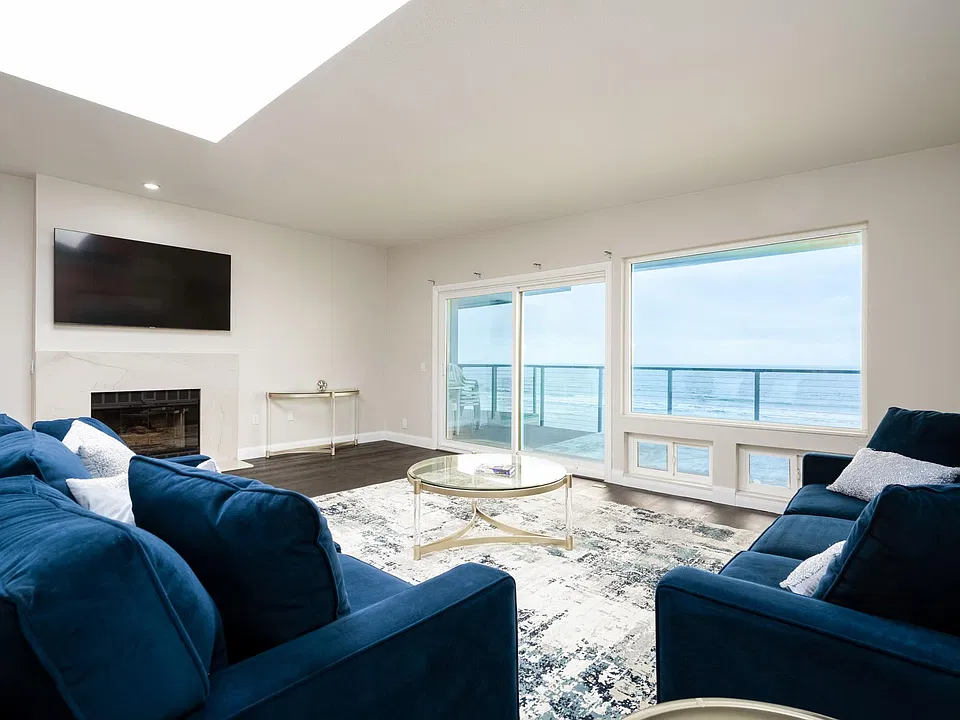1320 Seacoast Dr