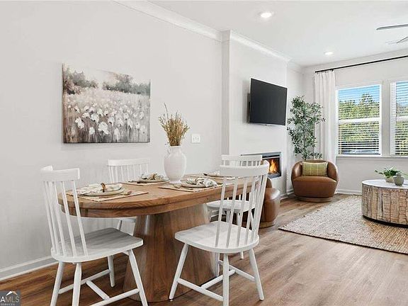 4th image of 364 Summit View Ln #1
