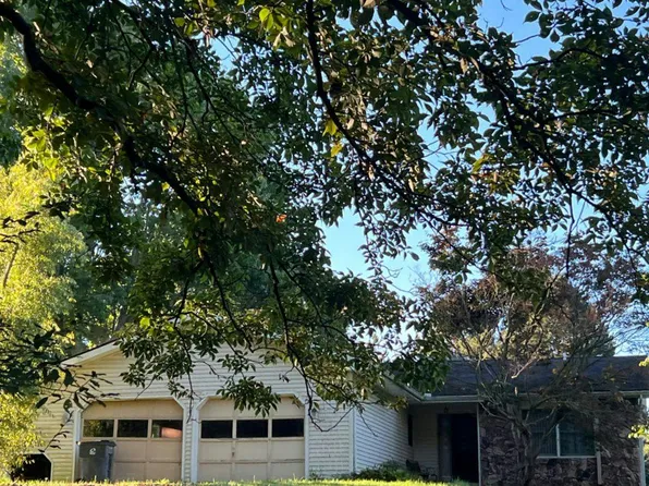 7404 Herbst Rd, Brighton, MI 48114