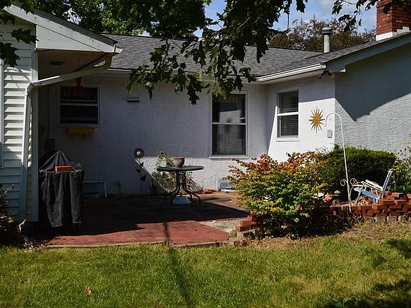 4th image of 9677 Shalemar Dr