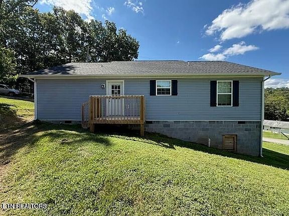 2nd image of 912 Owl Ln