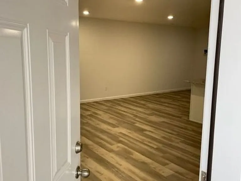 419 James Dr — Photo 1
