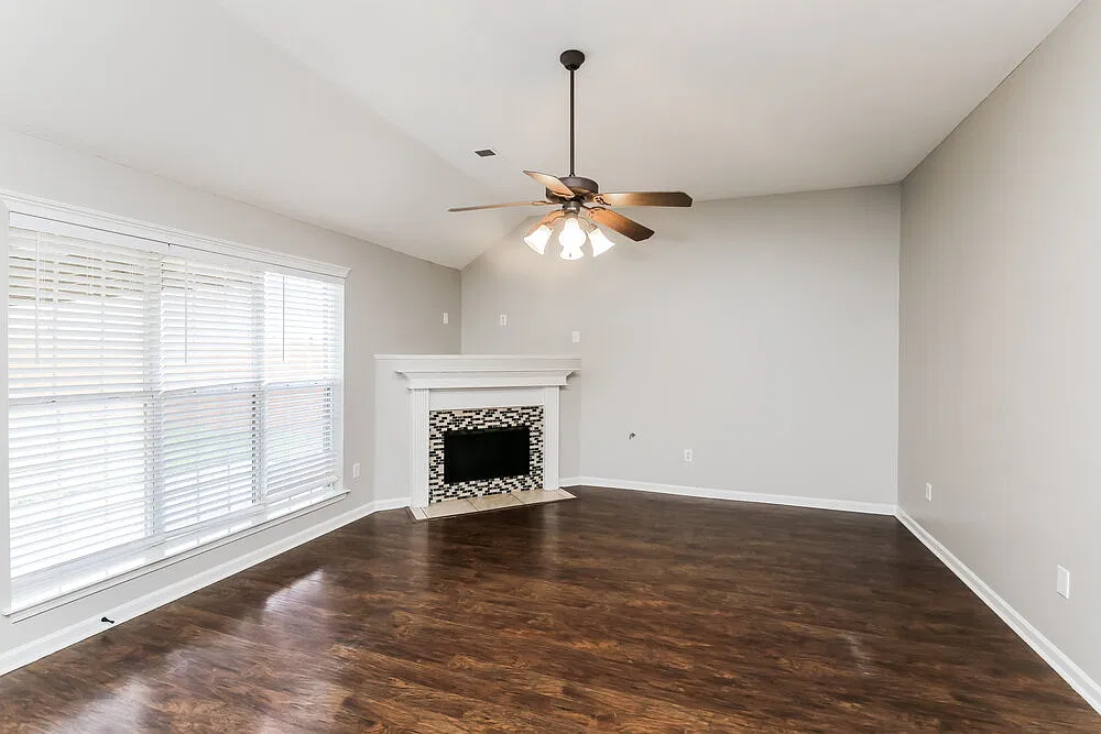 4 bed, 2.0 bath, 2183 sqft, $2,200 — Photo 4