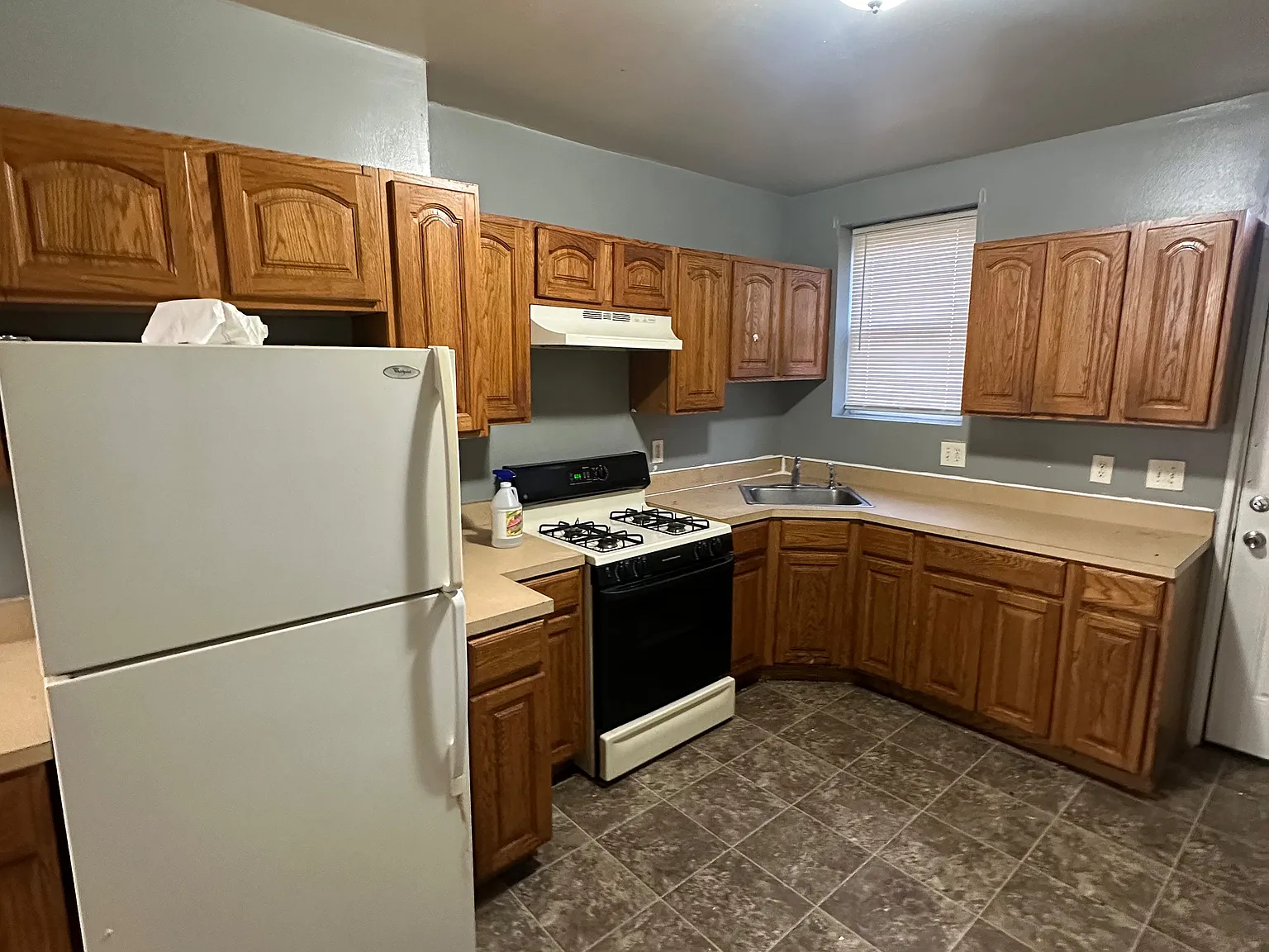3 bed, 2.0 bath, $1,700 — Photo 4