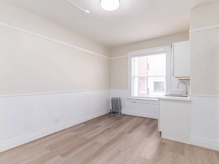 1008 Larkin — Photo 15