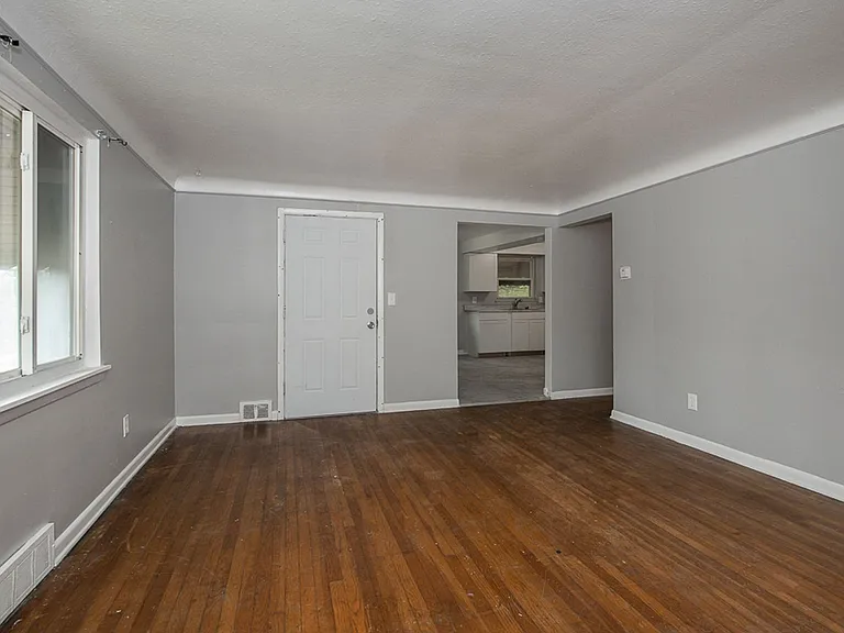 14625 Milverton Rd — Photo 7