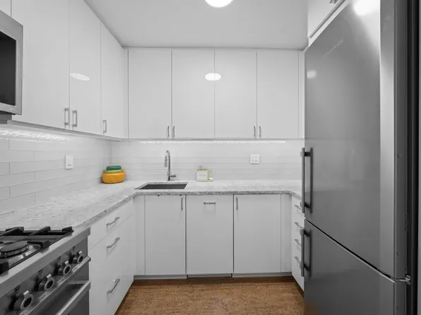 301 East 69th Street 12L image 2 of 12