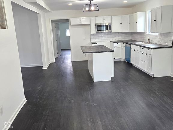 4th image of 1545 Finley Ave