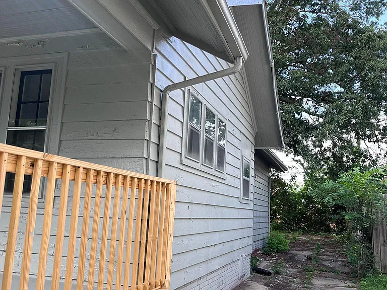 640 Jefferson Ave — Photo 8