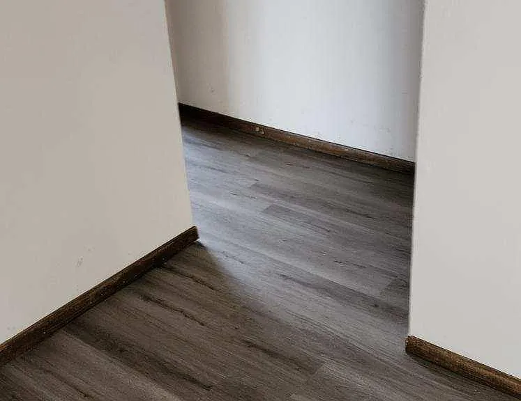 4929 Hampshire Close #4 — Photo 3