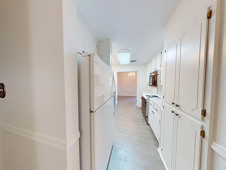1212 Hillman St — Photo 12