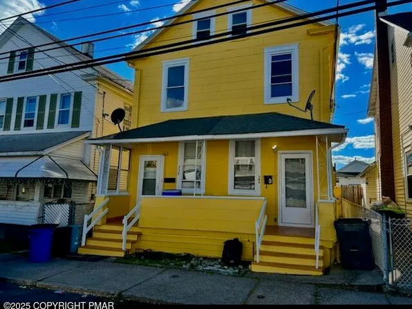 338-340 Washington St, Freeland, PA 18224