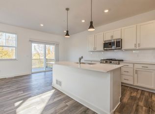 197 Huntington Dr, Waconia, MN 55387