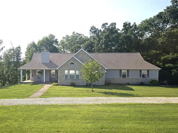 25381 Cheyenne Ln, Warrenton, MO 63383