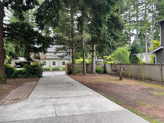 3rd image of 16234 NE 29th St