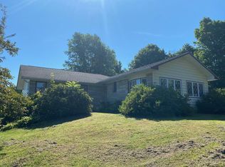 9 Norman Ln, Troy, NY 12182