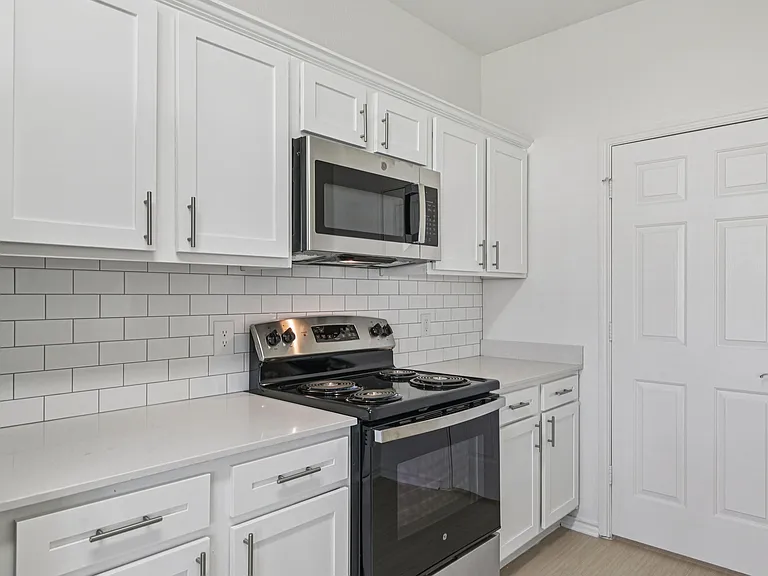 Nandina Way Townhomes — Photo 2
