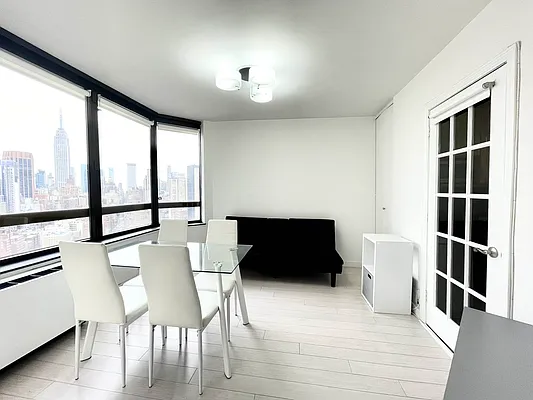 Rented by City Connections Realty | media 12