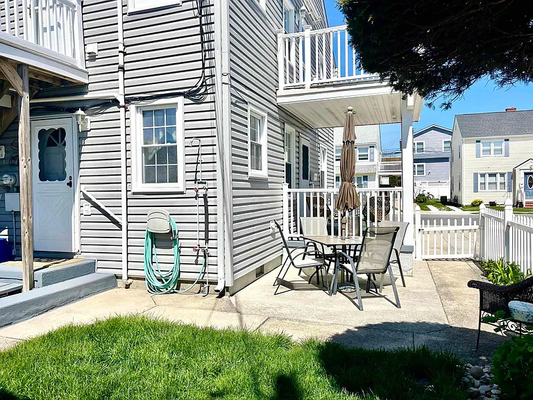 108 N Wilson Ave #A — Photo 16