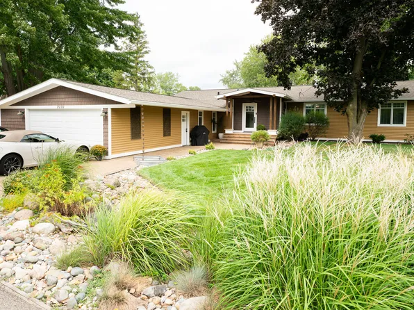 2939 Indian Trl, Pinckney, MI 48169
