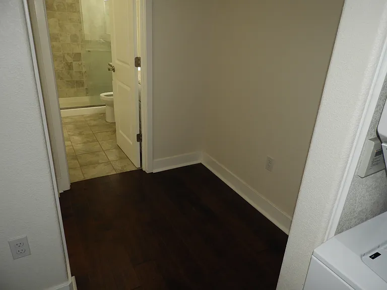 1327 G St — Photo 5