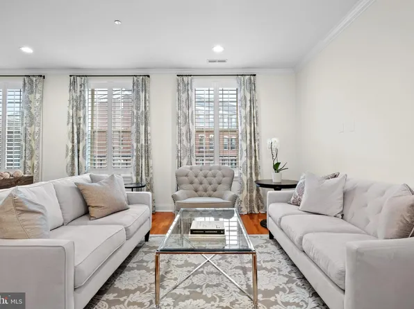 708 Captains Way, Philadelphia, PA 19146
